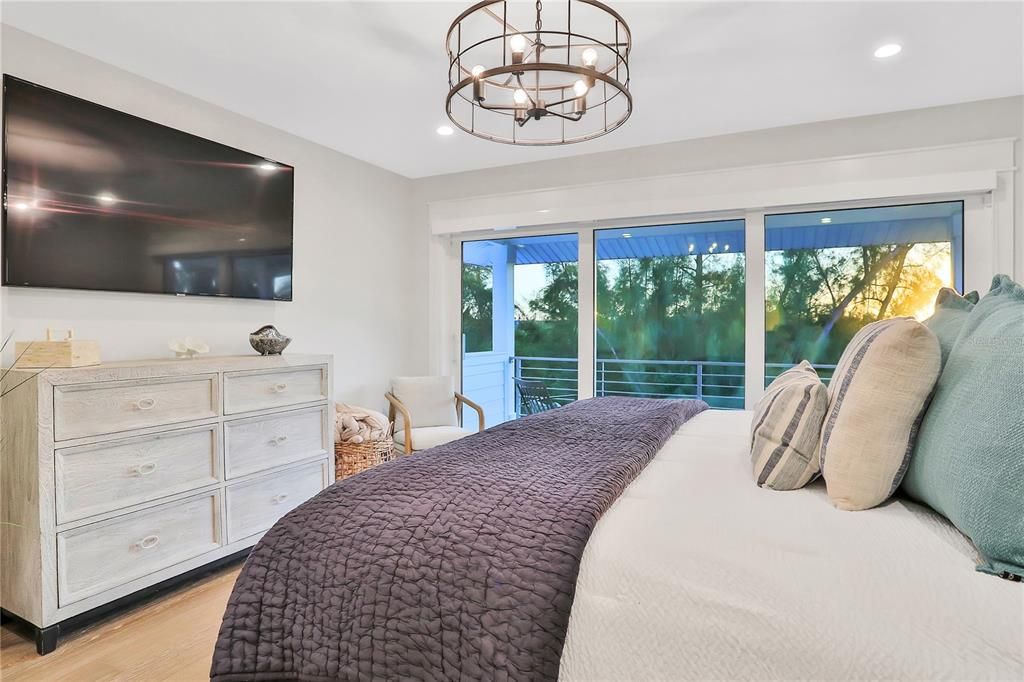 出租: $30,000 (3 贝兹, 3 浴室, 2230 平方英尺)