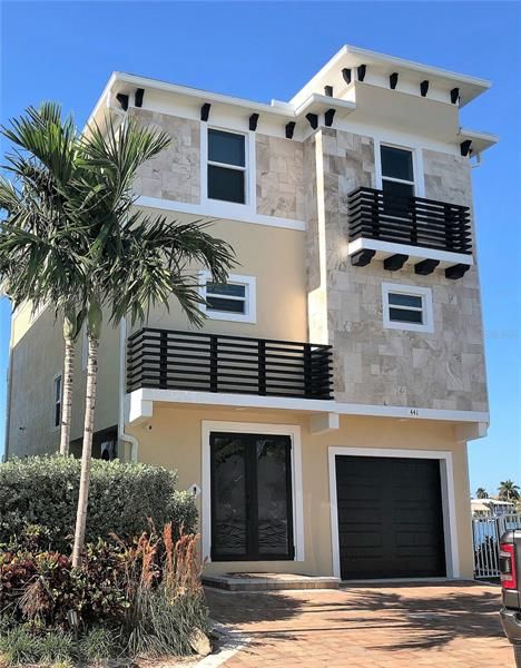 Recently Sold: $3,420,000 (5 beds, 5 baths, 2979 Square Feet)