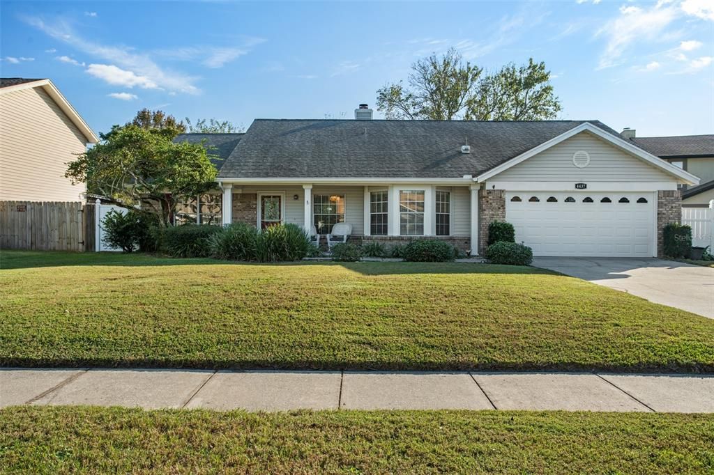 Recently Sold: $425,000 (4 beds, 2 baths, 1922 Square Feet)