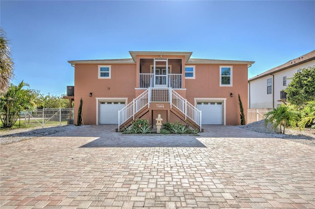 Recently Sold: $750,000 (3 beds, 2 baths, 1590 Square Feet)