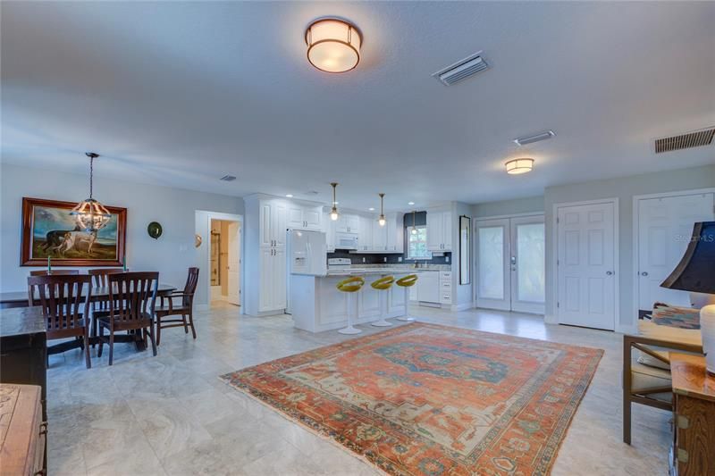 Recently Sold: $750,000 (3 beds, 2 baths, 1590 Square Feet)