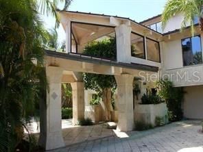 Recently Sold: $9,750,000 (6 beds, 6 baths, 5100 Square Feet)