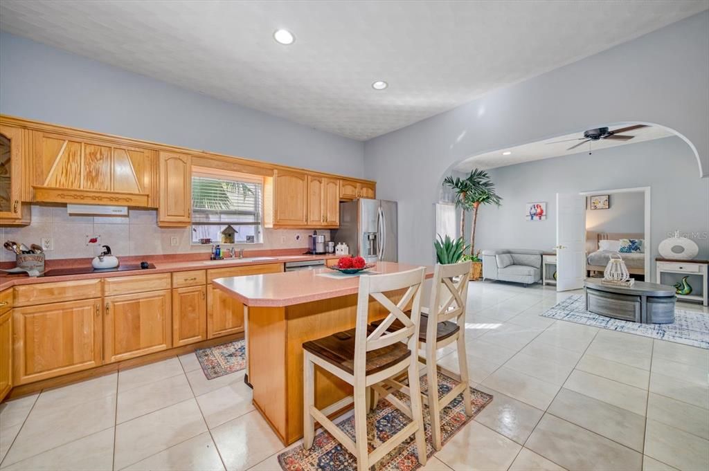 Active With Contract: $1,699,000 (0 beds, 0 baths, 4872 Square Feet)