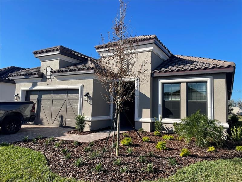 Recently Sold: $602,188 (3 beds, 3 baths, 2275 Square Feet)