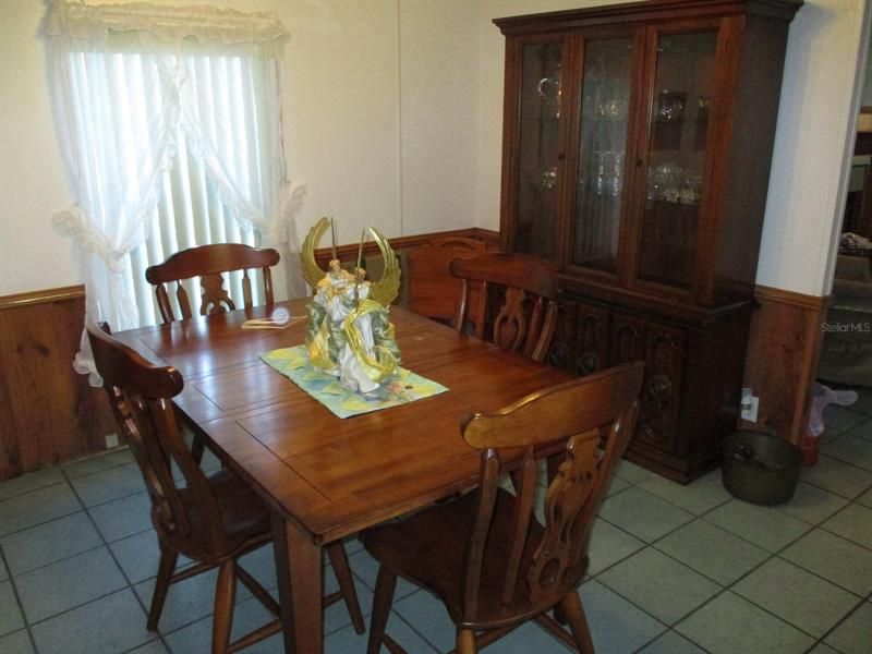 Vendido Recientemente: $250,000 (3 camas, 2 baños, 1664 Pies cuadrados)