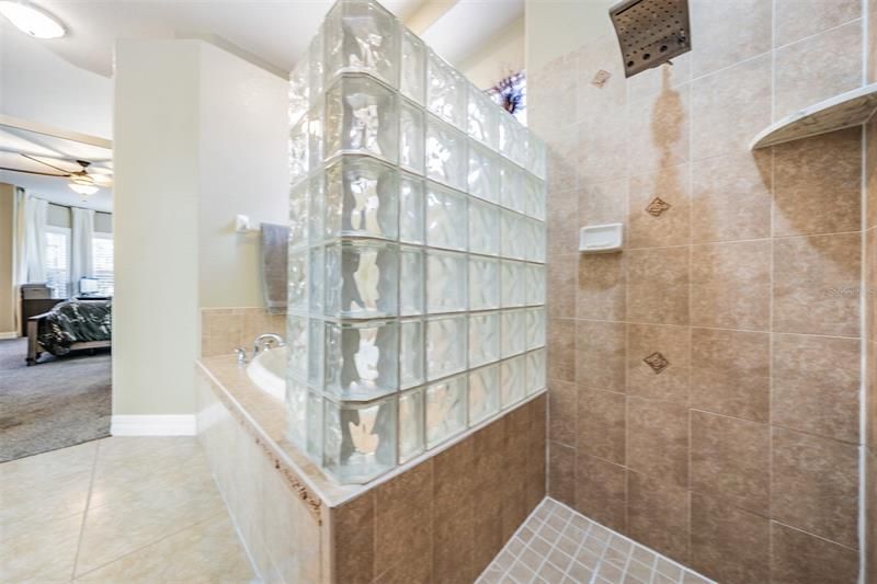 最近售出: $625,000 (3 贝兹, 2 浴室, 2312 平方英尺)
