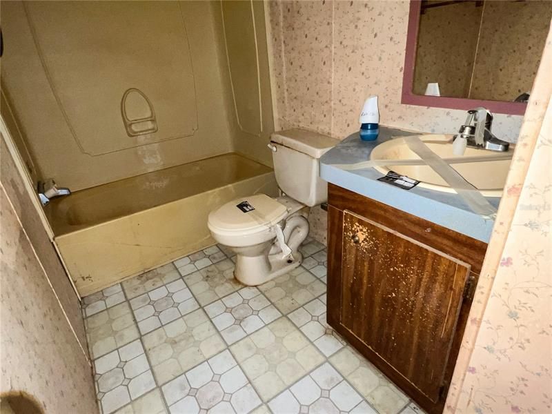 最近售出: $130,000 (3 贝兹, 2 浴室, 1680 平方英尺)