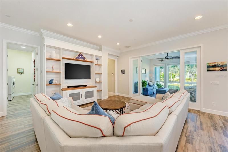 Recently Sold: $985,000 (3 beds, 3 baths, 2214 Square Feet)