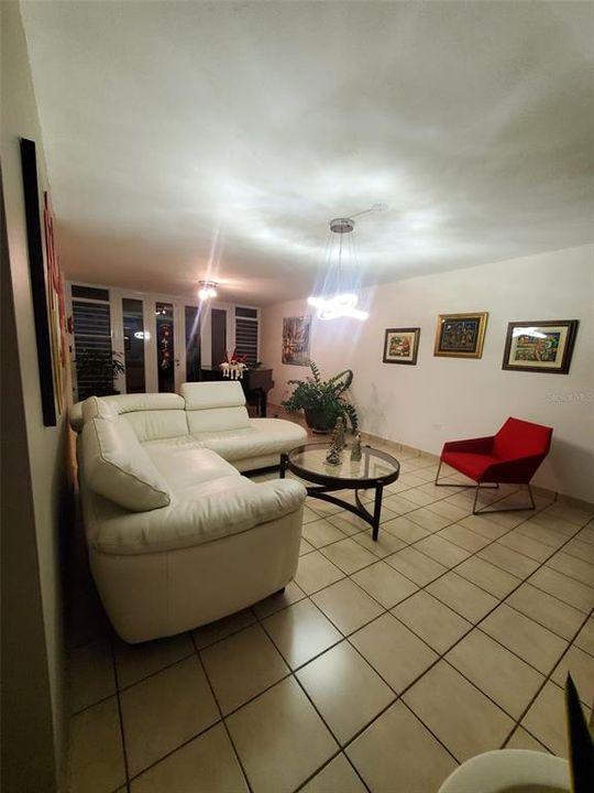 Vendido Recientemente: $360,000 (4 camas, 5 baños, 0 Pies cuadrados)