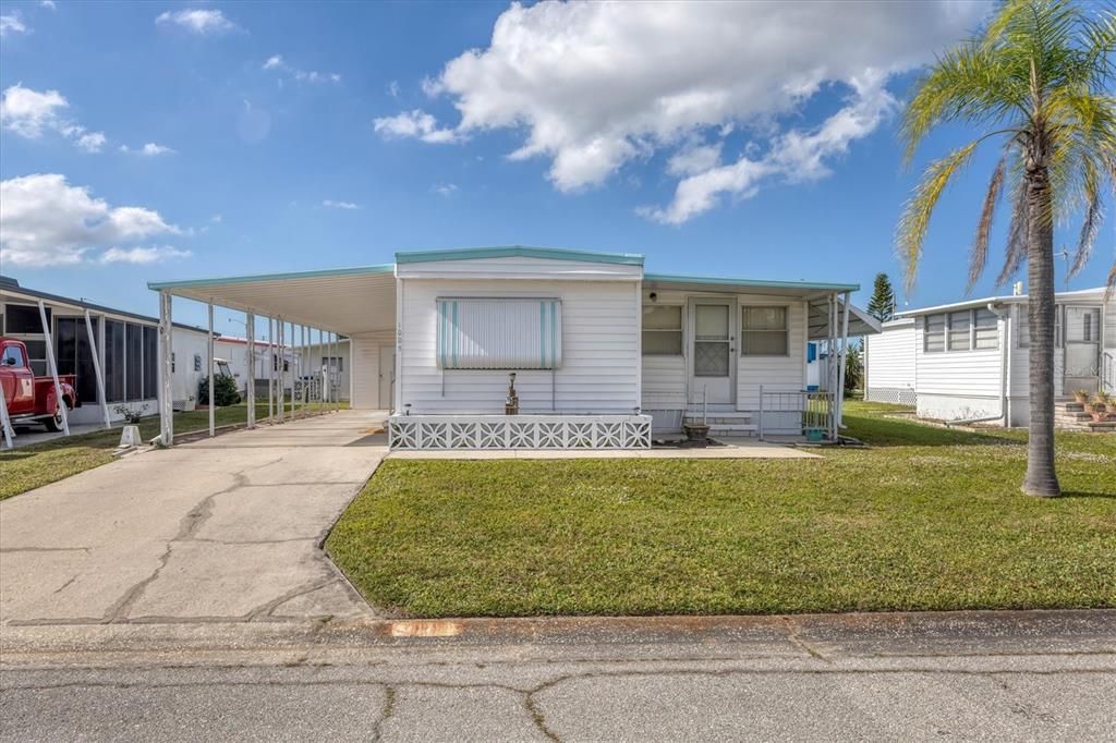 最近售出: $114,900 (2 贝兹, 1 浴室, 672 平方英尺)