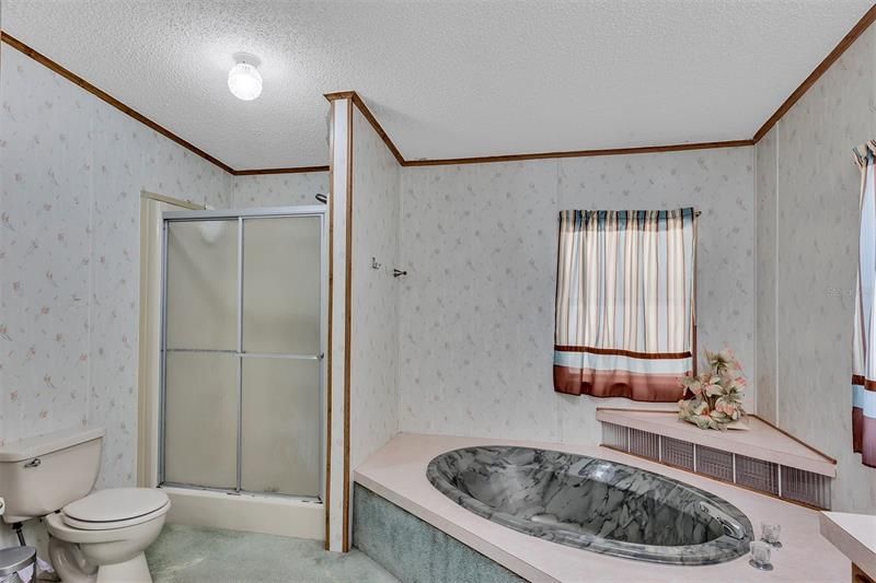 最近售出: $199,900 (3 贝兹, 2 浴室, 1696 平方英尺)