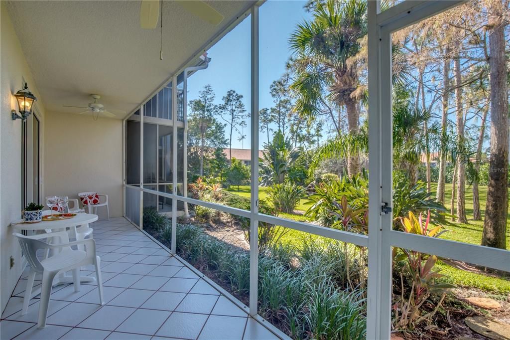 Rear Lanai w/Fountain View