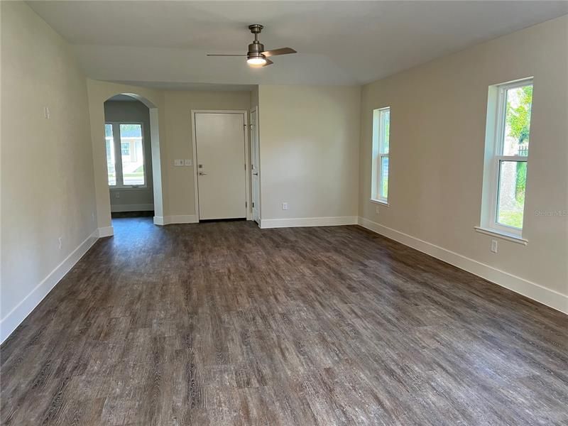 Recently Sold: $205,857 (3 beds, 2 baths, 1525 Square Feet)