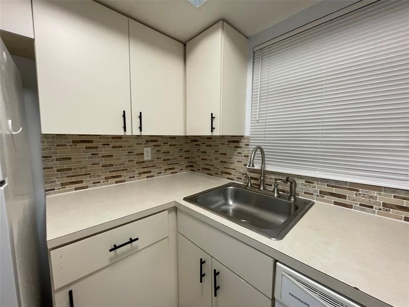 Recently Rented: $1,095 (1 beds, 1 baths, 630 Square Feet)