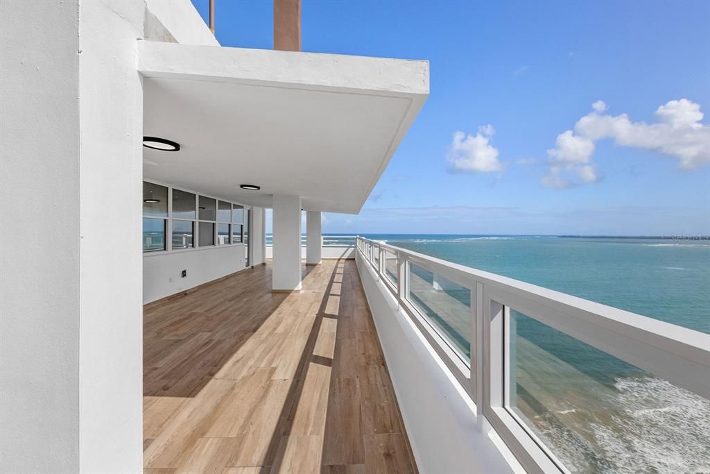 Recently Sold: $3,450,000 (3 beds, 2 baths, 3134 Square Feet)