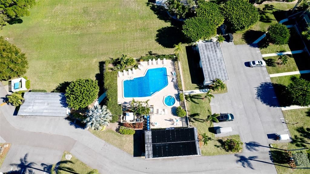 Small pool and jacuzzi