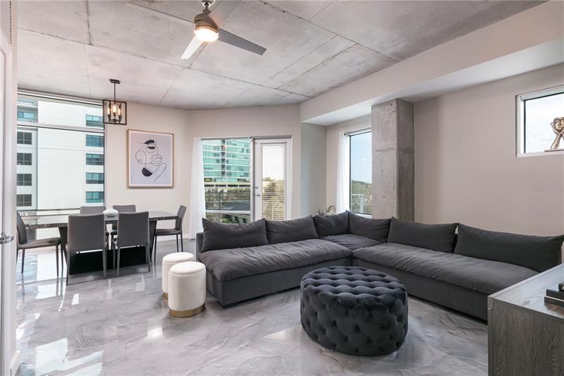 Recently Sold: $450,000 (3 beds, 2 baths, 1884 Square Feet)
