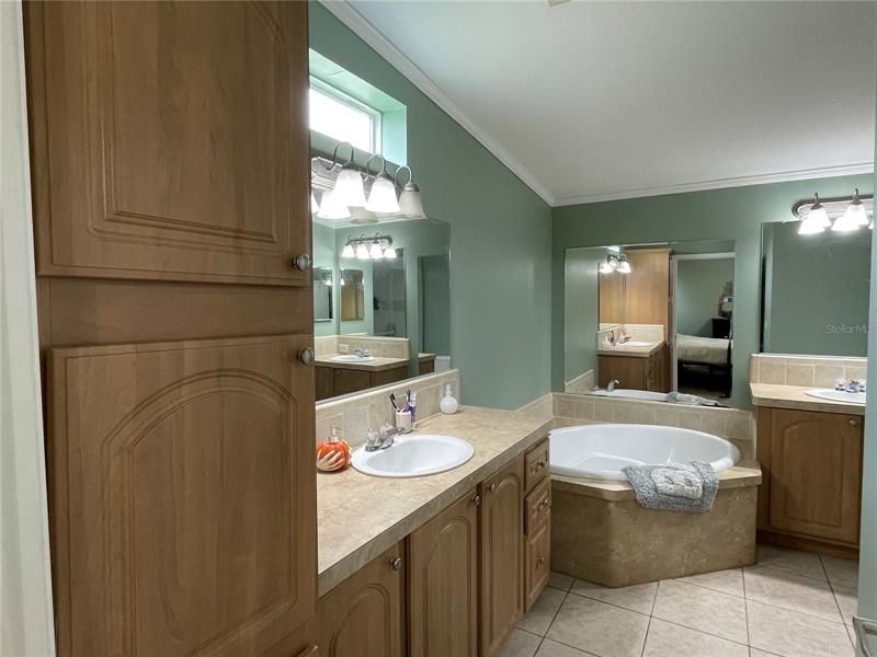Double sinks in the Master Bathroom