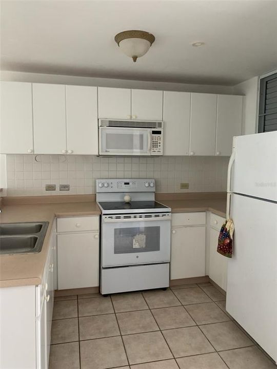 Vendido Recientemente: $150,000 (3 camas, 2 baños, 1303 Pies cuadrados)