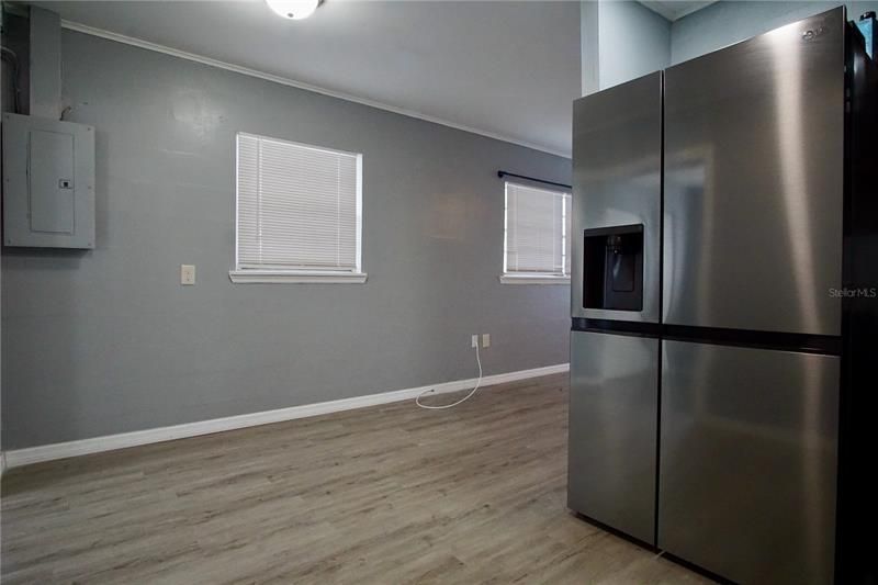Recently Rented: $1,595 (2 beds, 1 baths, 1260 Square Feet)