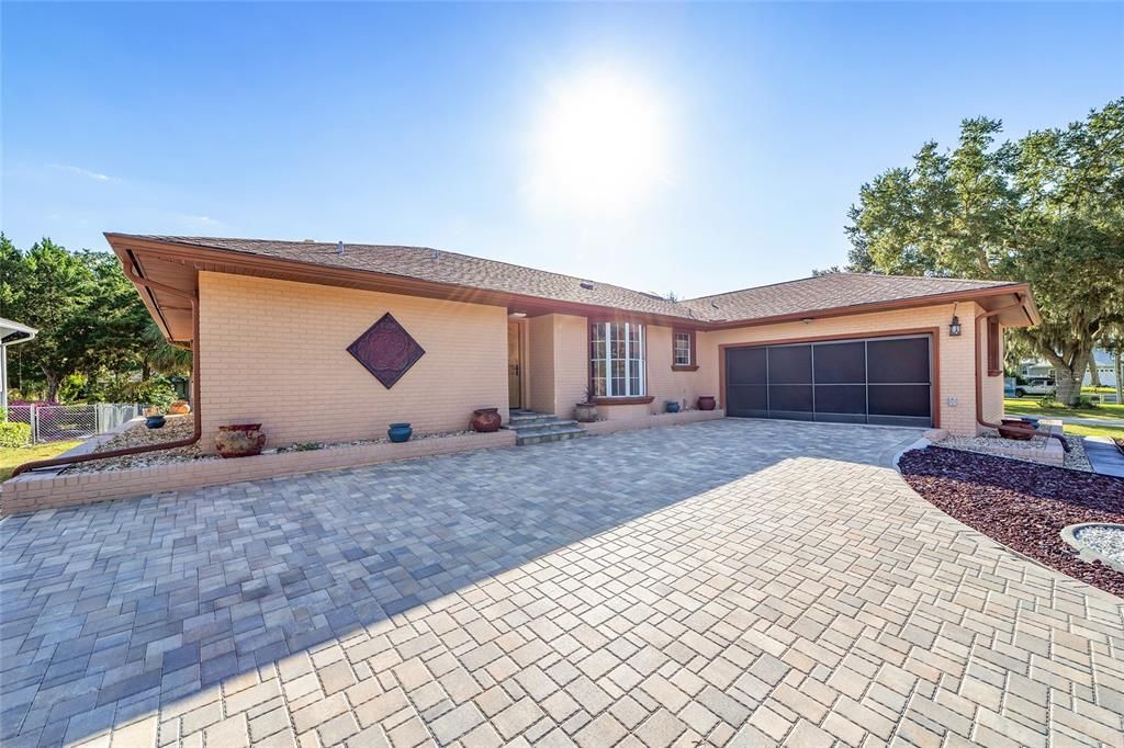 Recently Sold: $525,000 (3 beds, 2 baths, 2073 Square Feet)