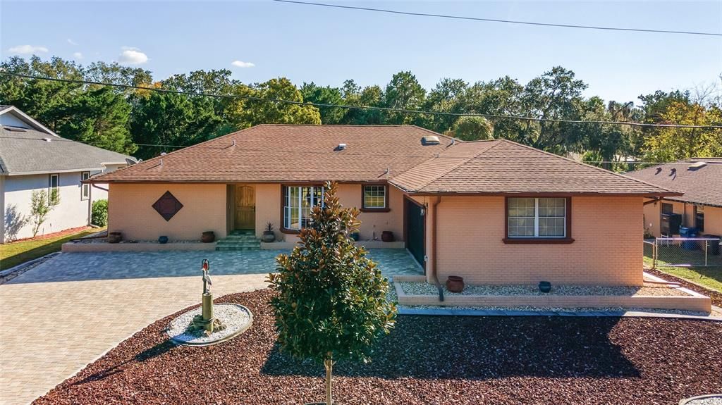 Recently Sold: $525,000 (3 beds, 2 baths, 2073 Square Feet)