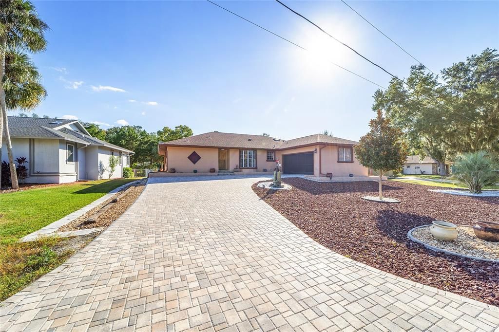 Recently Sold: $525,000 (3 beds, 2 baths, 2073 Square Feet)