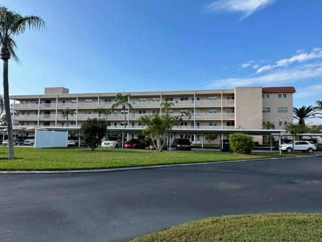 Recently Sold: $168,000 (1 beds, 1 baths, 790 Square Feet)