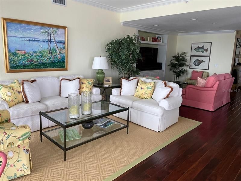 Recently Sold: $1,800,000 (3 beds, 3 baths, 2138 Square Feet)