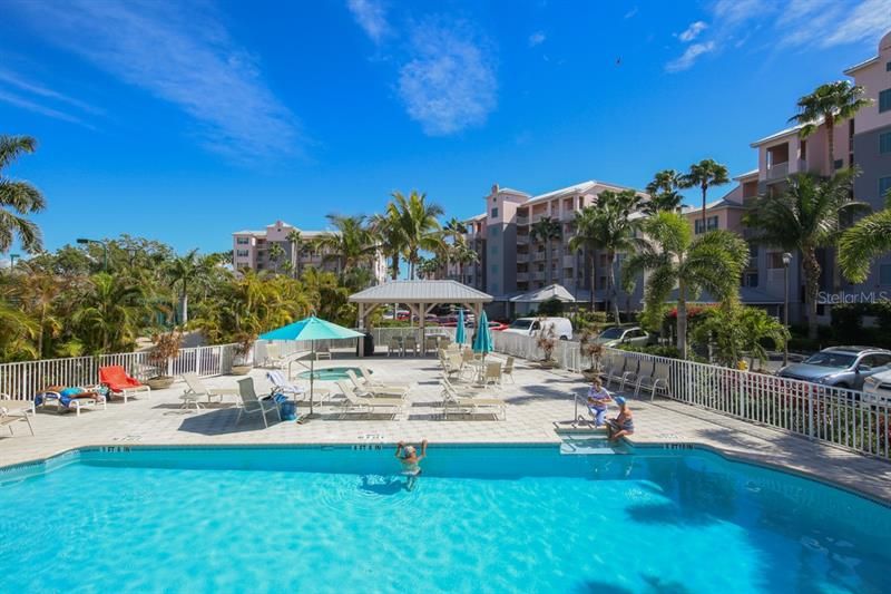 Recently Sold: $1,800,000 (3 beds, 3 baths, 2138 Square Feet)