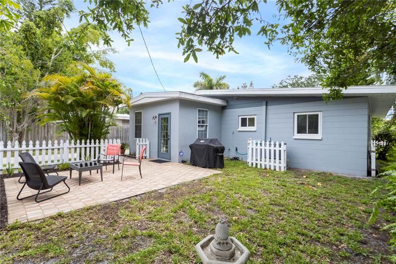 Recently Sold: $484,999 (2 beds, 1 baths, 1096 Square Feet)