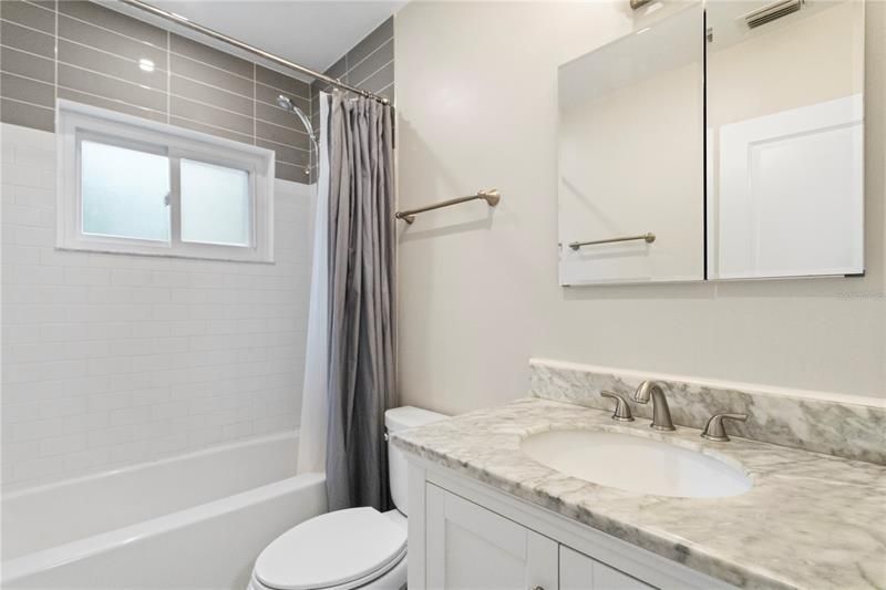 Recently Sold: $484,999 (2 beds, 1 baths, 1096 Square Feet)