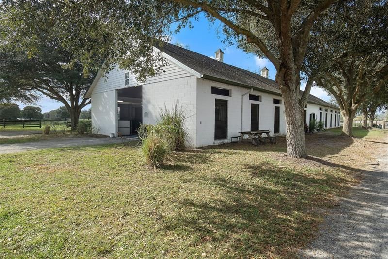 Recently Sold: $3,000,000 (3 beds, 2 baths, 1645 Square Feet)