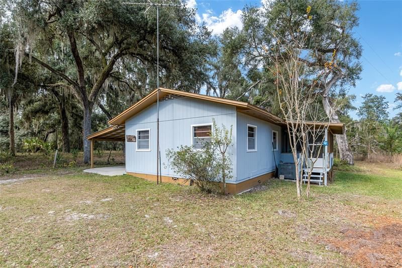 Recently Sold: $555,000 (3 beds, 2 baths, 2820 Square Feet)