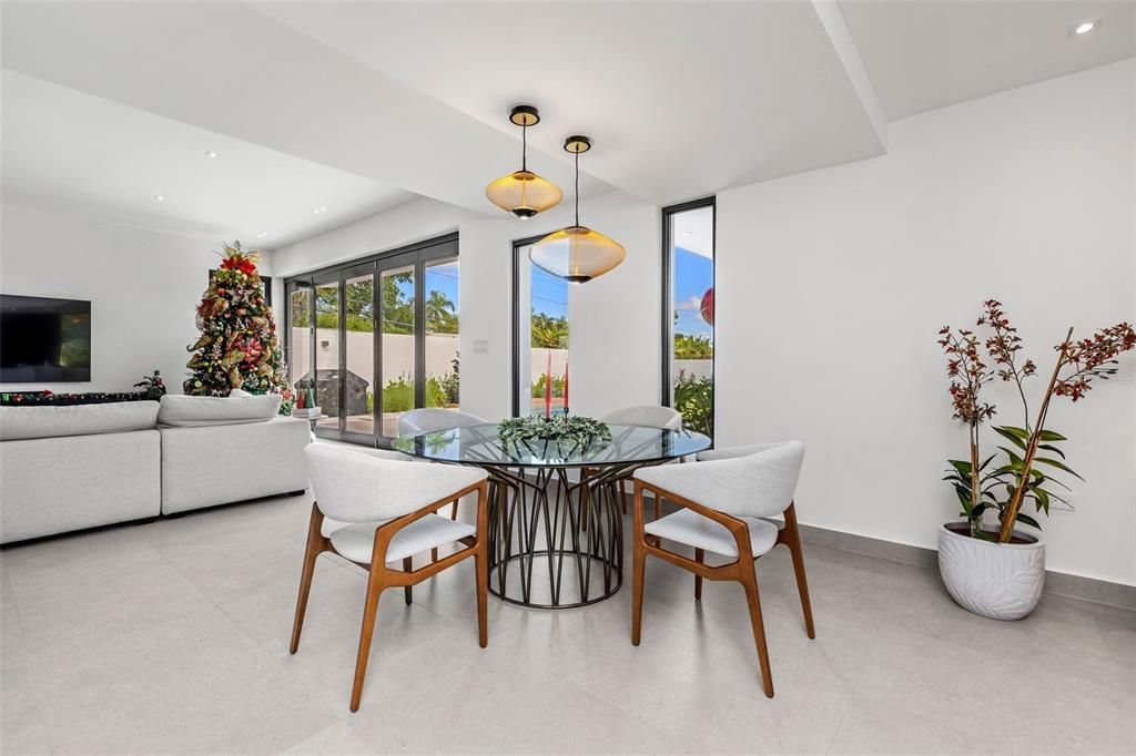 Recently Sold: $2,150,000 (3 beds, 3 baths, 3169 Square Feet)