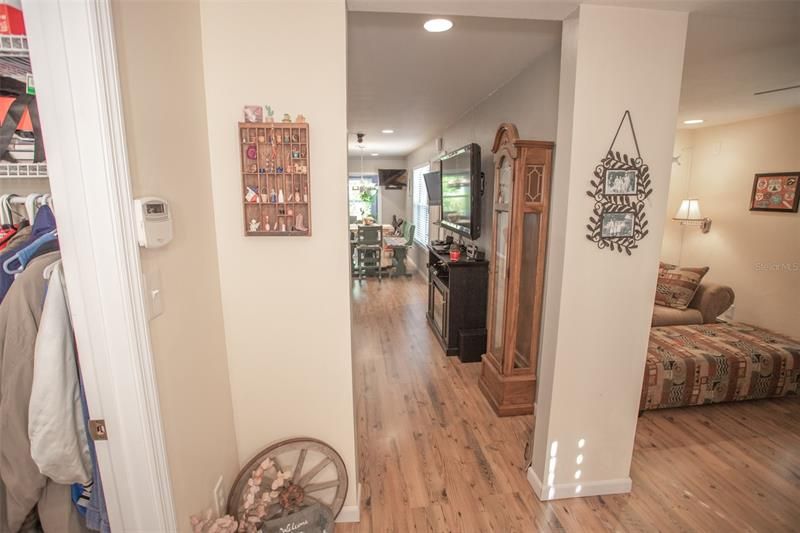 Recently Sold: $189,000 (1 beds, 2 baths, 1192 Square Feet)