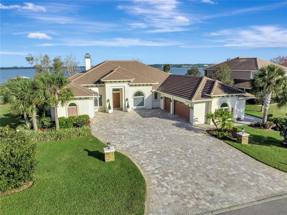 Recently Sold: $1,300,000 (4 beds, 3 baths, 3855 Square Feet)