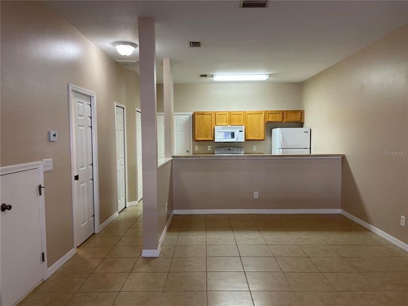 Recently Rented: $1,550 (2 beds, 1 baths, 1144 Square Feet)