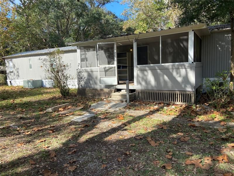 Recently Sold: $105,000 (3 beds, 2 baths, 1224 Square Feet)