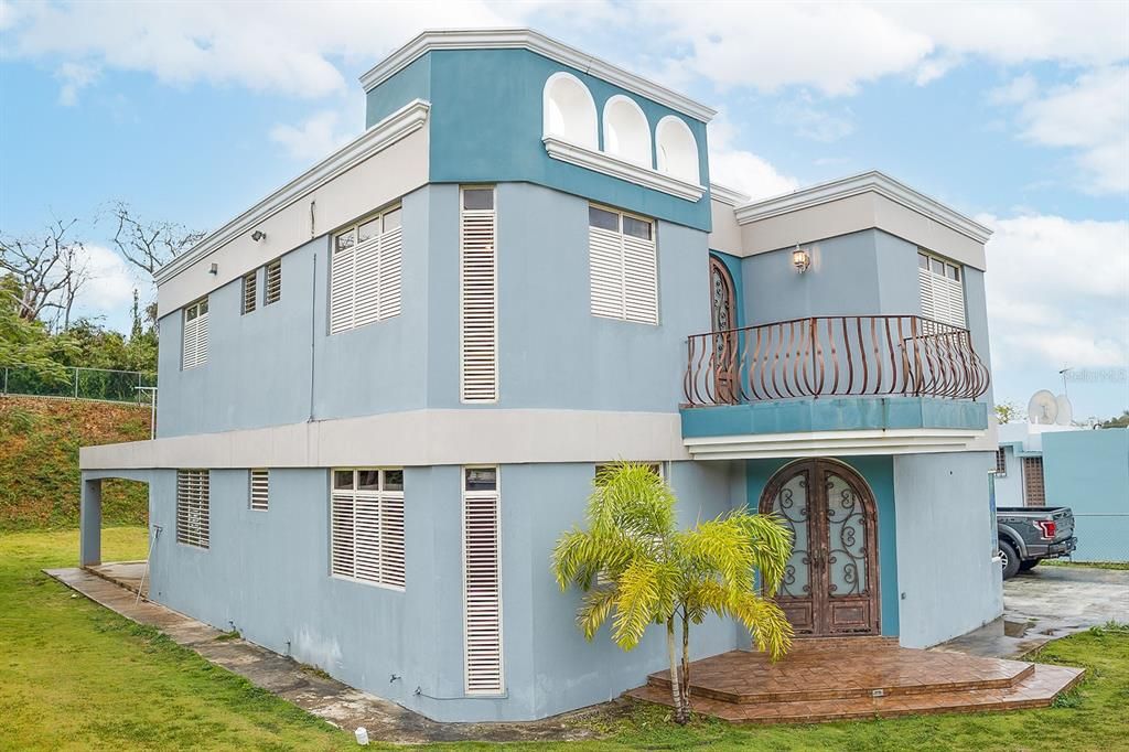 Vendido Recientemente: $275,000 (4 camas, 4 baños, 2380 Pies cuadrados)