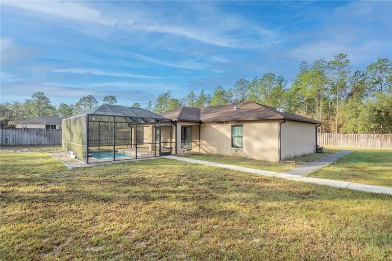Recently Sold: $625,000 (5 beds, 4 baths, 2079 Square Feet)