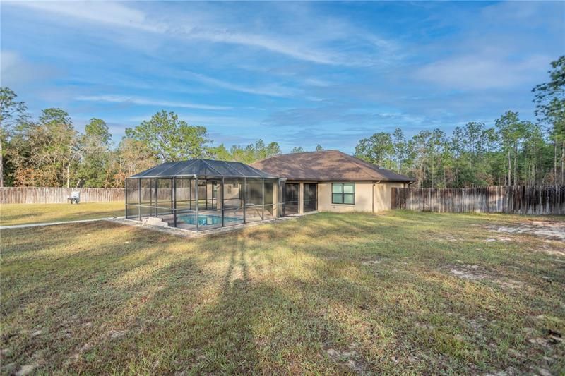 Recently Sold: $625,000 (5 beds, 4 baths, 2079 Square Feet)