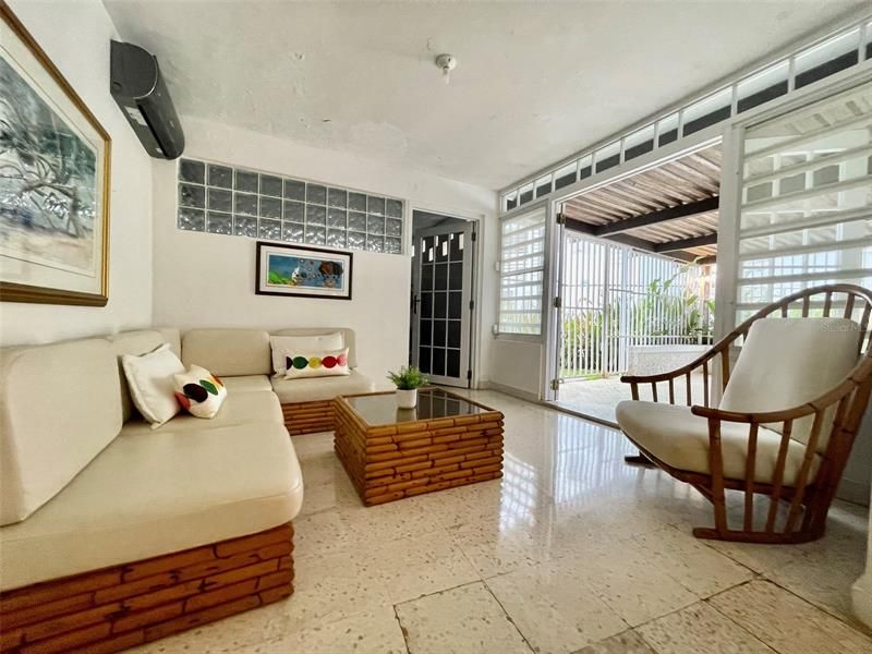 Vendido Recientemente: $240,000 (3 camas, 2 baños, 1818 Pies cuadrados)