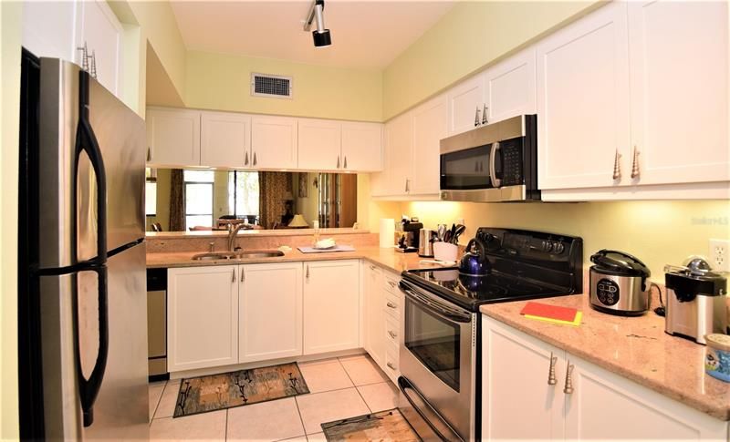 Recently Rented: $4,100 (2 beds, 2 baths, 1590 Square Feet)