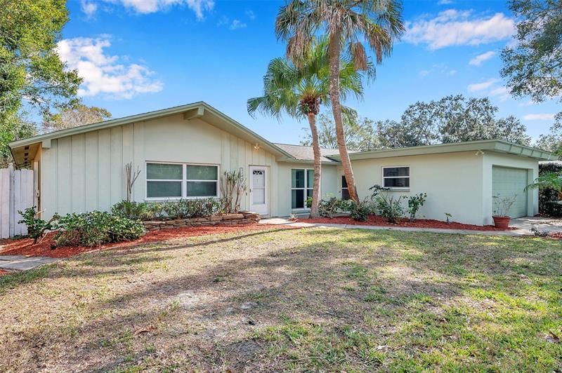 Recently Sold: $560,000 (4 beds, 2 baths, 1775 Square Feet)