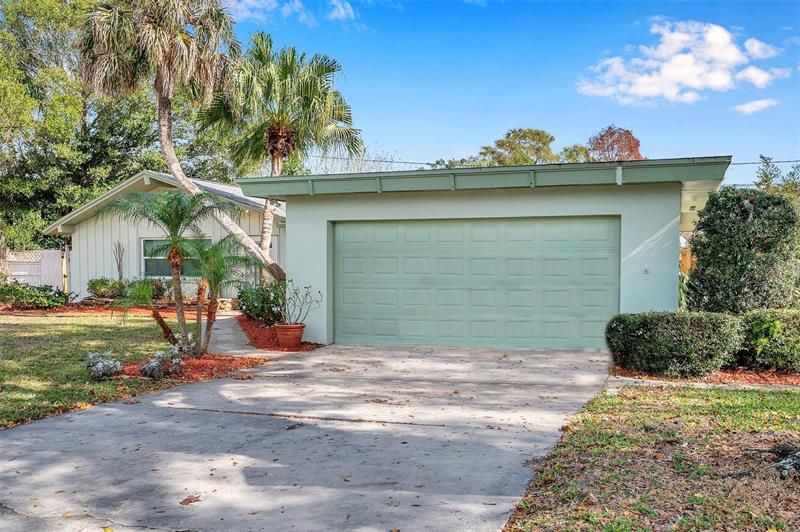 Recently Sold: $560,000 (4 beds, 2 baths, 1775 Square Feet)