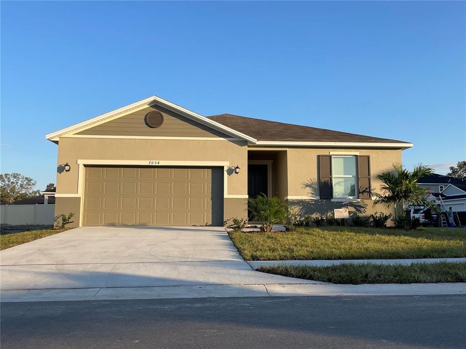 Vendido Recientemente: $386,250 (4 camas, 2 baños, 1989 Pies cuadrados)