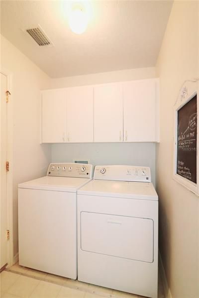 Recently Rented: $1,900 (3 beds, 2 baths, 1425 Square Feet)