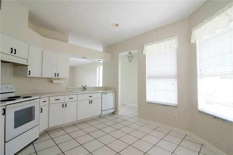Recently Rented: $1,900 (3 beds, 2 baths, 1425 Square Feet)