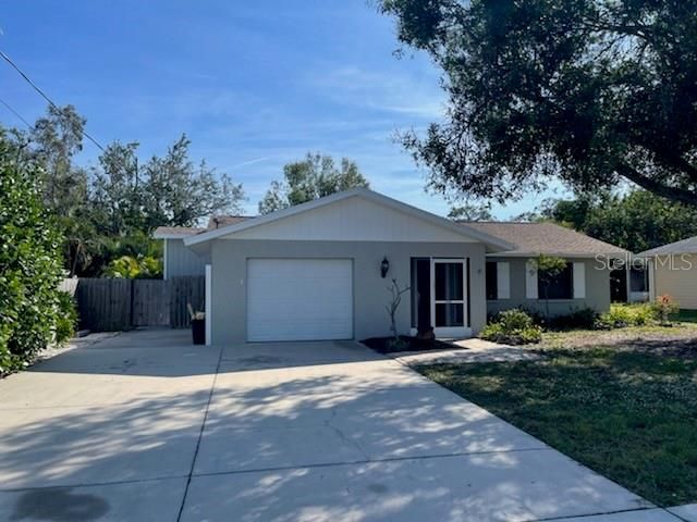 Recently Sold: $475,000 (3 beds, 3 baths, 1600 Square Feet)